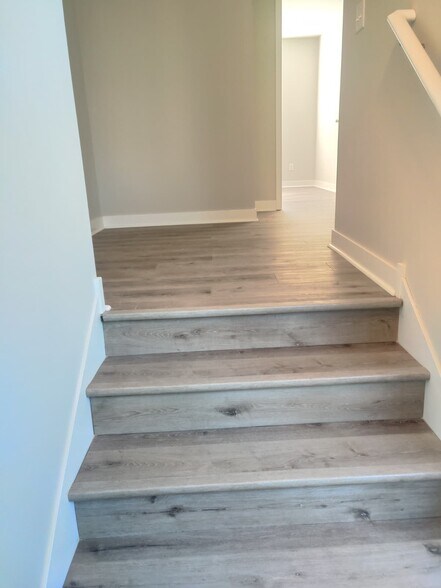 Building Photo - 2768 Clover Ridge Dr