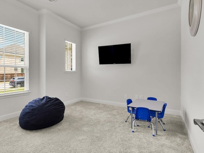 Building Photo - 439 Montrose Dr