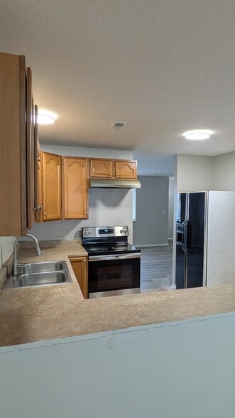 Building Photo - 956 S 1100 W