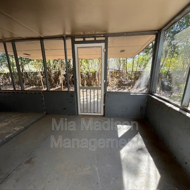 Building Photo - 40 Wesley St