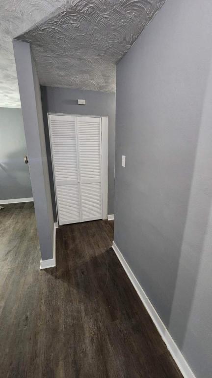 Building Photo - 1433 E 35th Ct