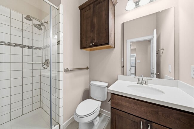 Building Photo - 17019 Seminole Ridge Dr