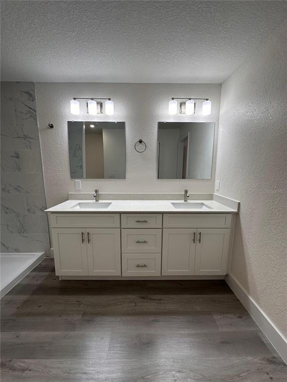 Building Photo - 40 Willow Run