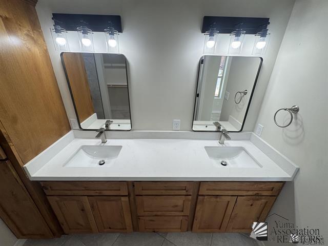 Building Photo - 3400 S Ave 7 E