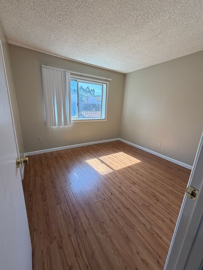 Building Photo - Camarillo Street