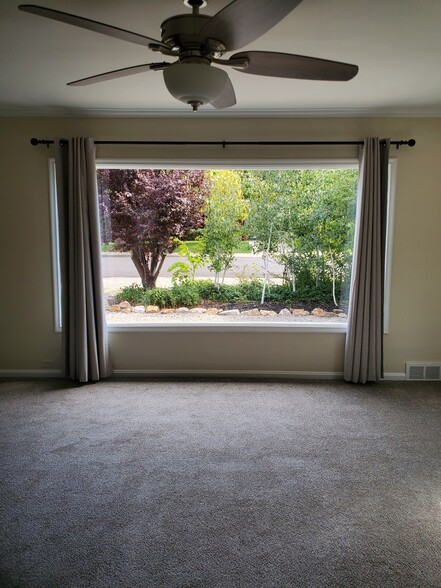 Living room - 2822 Connor St