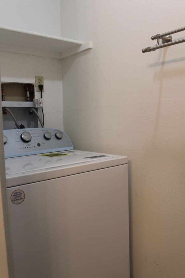 Building Photo - Spacious Condo in Littleton!