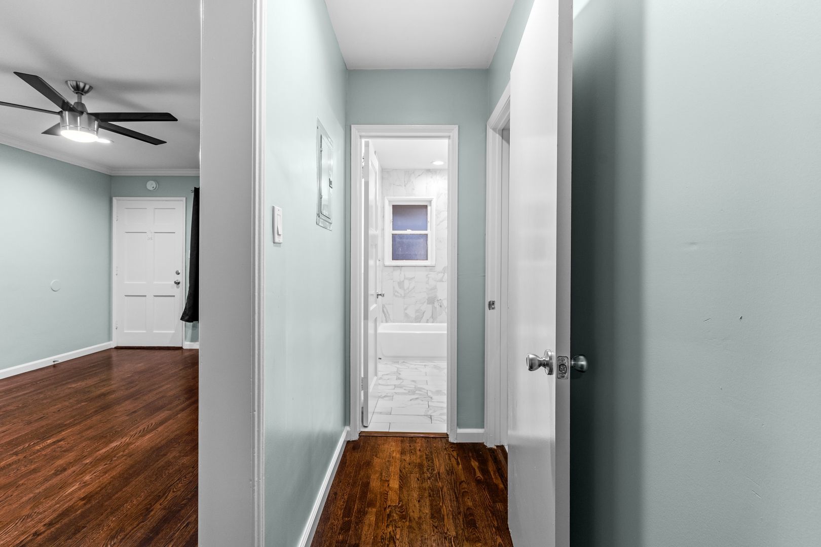 Building Photo - 2104 E Florida St