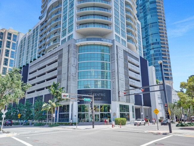Building Photo - 100 E Las Olas Blvd