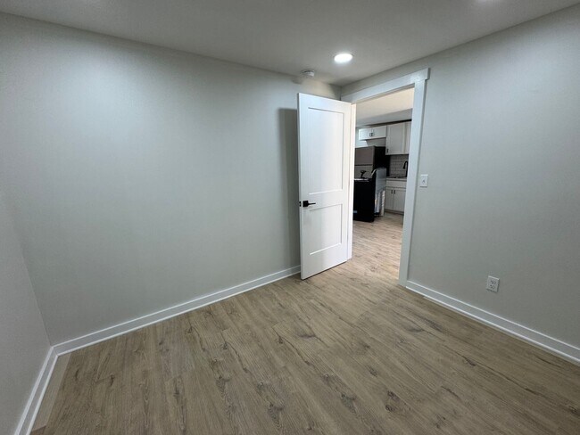 Building Photo - 2 bedroom 1 bath in Murray