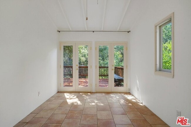 Building Photo - 21652 Encina Rd