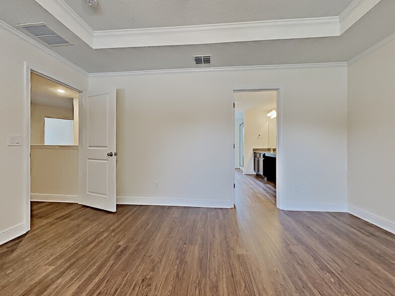 Building Photo - 719 Zarabrooke Ct