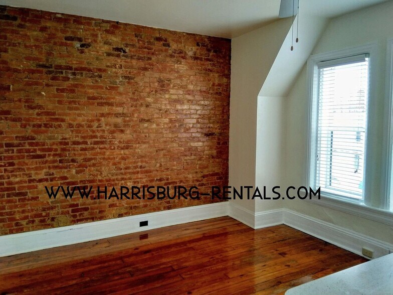 Building Photo - 1404 N 2nd St