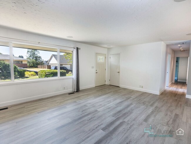 Building Photo - Charming 3-Bedroom Home in a Quiet Cul-de-Sac