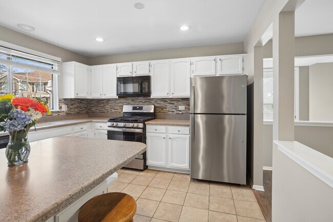 Building Photo - 1917 Windsong Dr