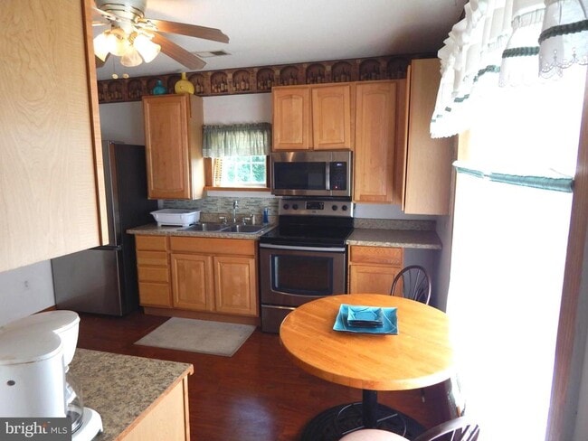 Building Photo - 2553 Warm Springs Rd