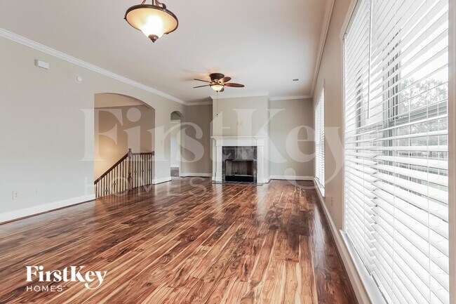 Building Photo - 5179 Meadow Lake Cir