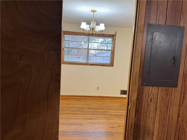 Building Photo - 556 Lamar Dr