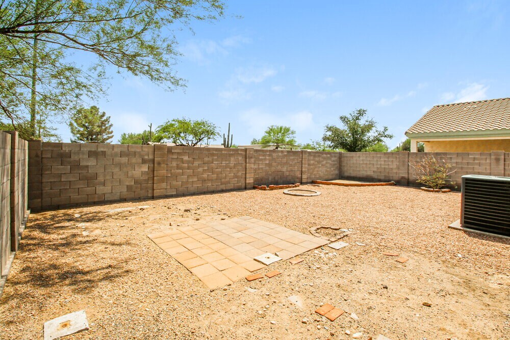 Building Photo - 10441 E Bonnell St