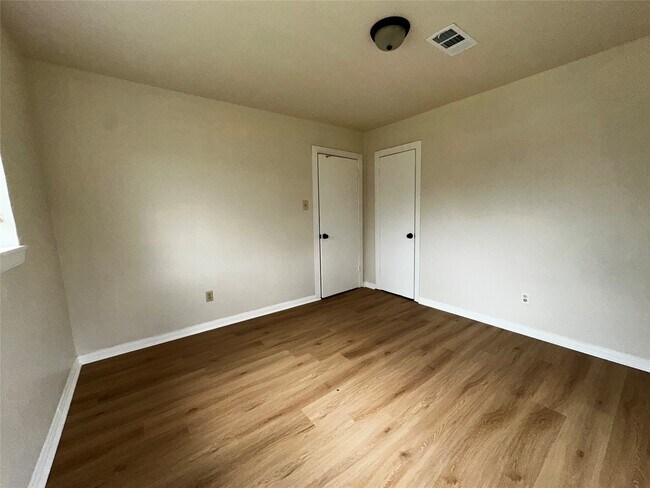 Building Photo - 6023 Belarbor St