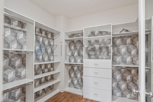 Building Photo - 1210 Coyote Creek Way