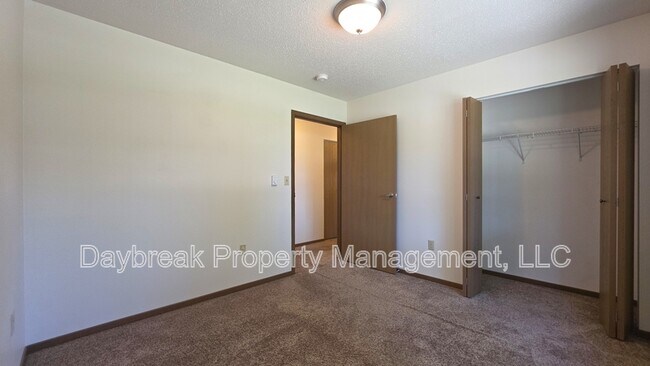 Building Photo - 317 16th St S