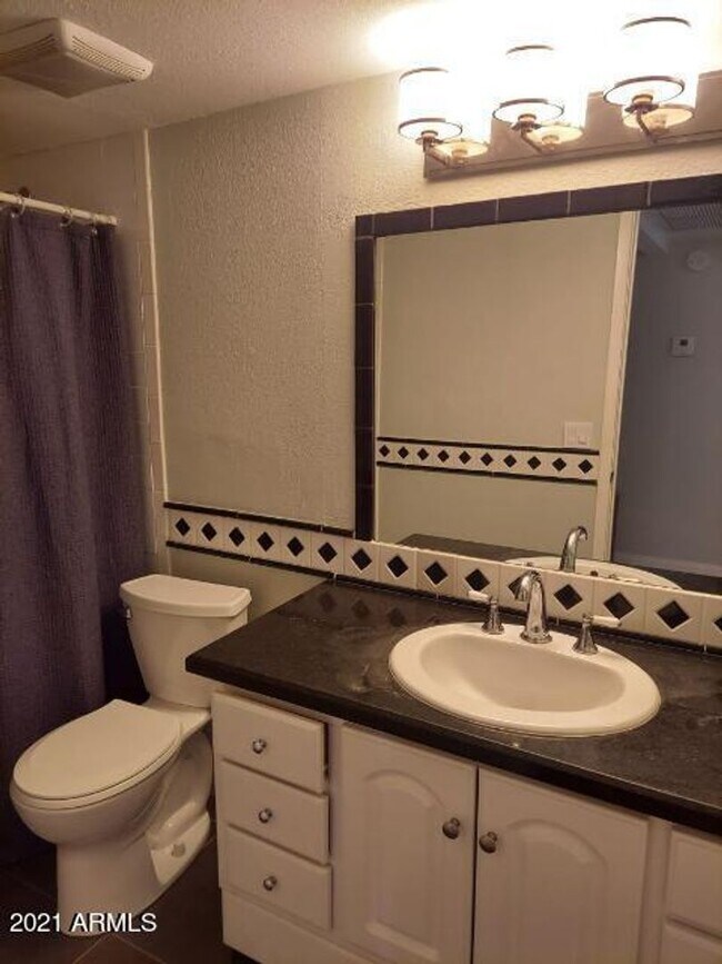 Building Photo - ADORABLE CENTRAL PHOENIX CONDO!!