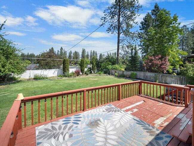 Building Photo - Spacious 4-Bedroom Pet-Friendly Home in North Spokane