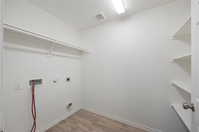 Building Photo - 1605 Village Park Trail