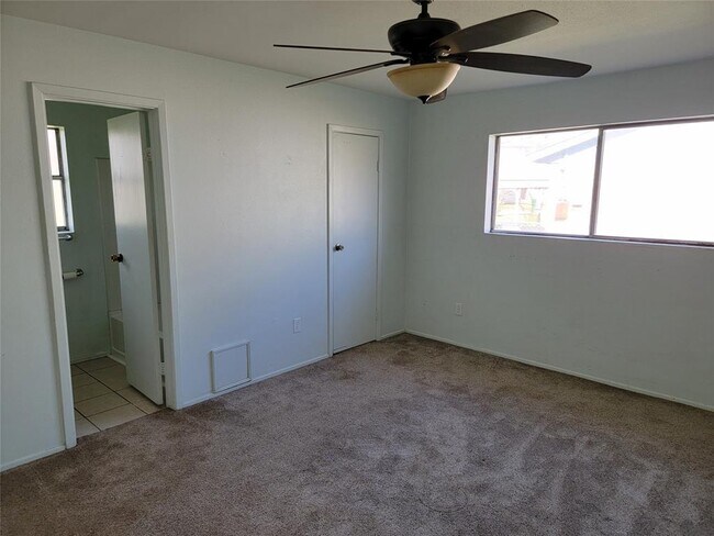 Building Photo - 257 Austin St