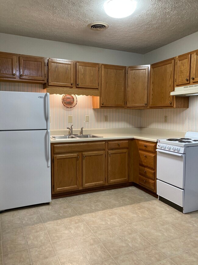 Building Photo - 258 Blue Prince Rd