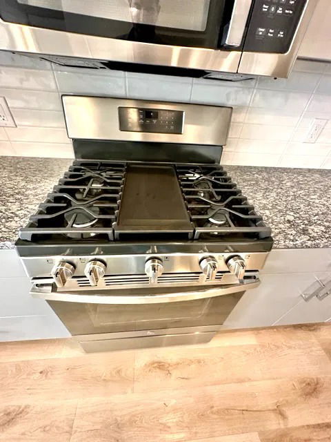 Building Photo - 8421 183A