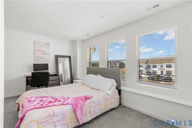 Building Photo - 12221 Dutch Elm Cir