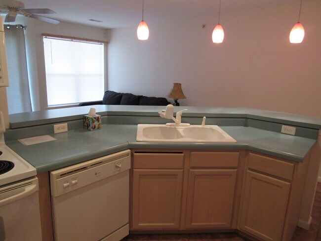Building Photo - 549 Park Pl Dr
