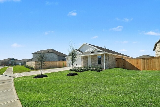 Building Photo - 6315 Linden Leaf Dr