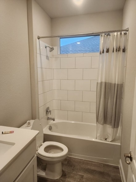 Building Photo - 1600 Razorbill Rd