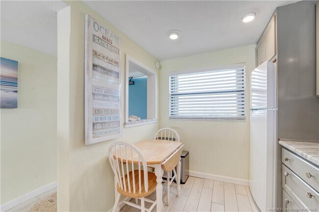 Building Photo - 10310 S Ocean Dr