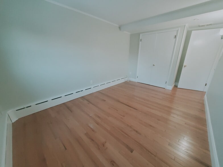 Building Photo - 21 Lyon Ave