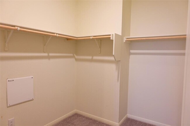 Building Photo - 402 Plateau St