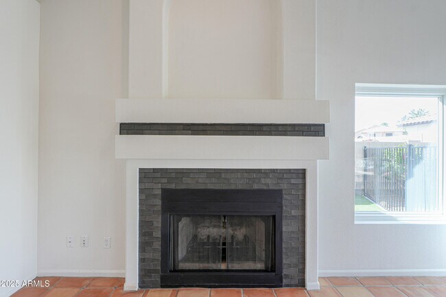 Building Photo - 13246 S 34th Way