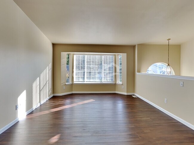 Building Photo - 5725 209th St E