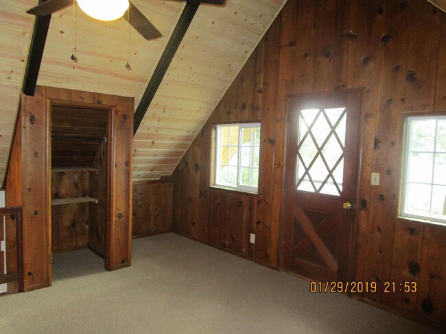 Building Photo - YOU WON'T BELIEVE IT!!