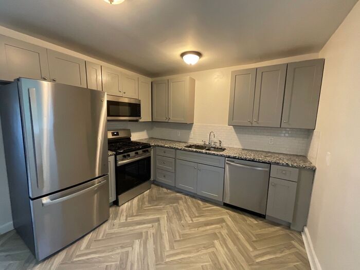 Building Photo - 3011 Horse Shoe Dr