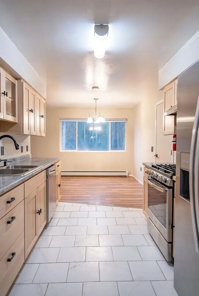 Building Photo - 5565 Cottonwood Dr