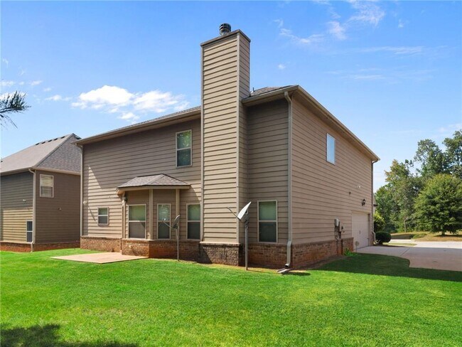 Building Photo - 165 Regency Pl
