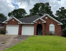 Building Photo - Brick home off Cottage Hill/ Knollwood