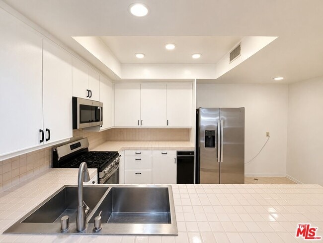 Building Photo - 235 S Tower Dr