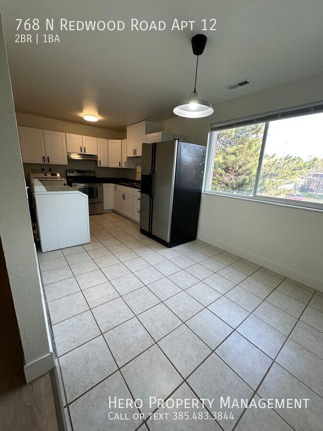 Building Photo - 768 N Redwood Rd