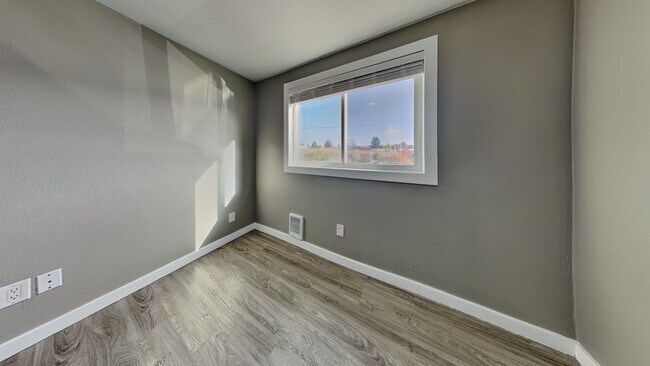 Building Photo - 1105 S Woodlawn St