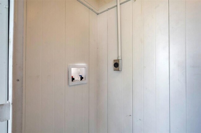 Building Photo - 4851 W Gandy Blvd